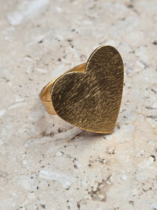 Sortija corazón, color oro mate, ajustable