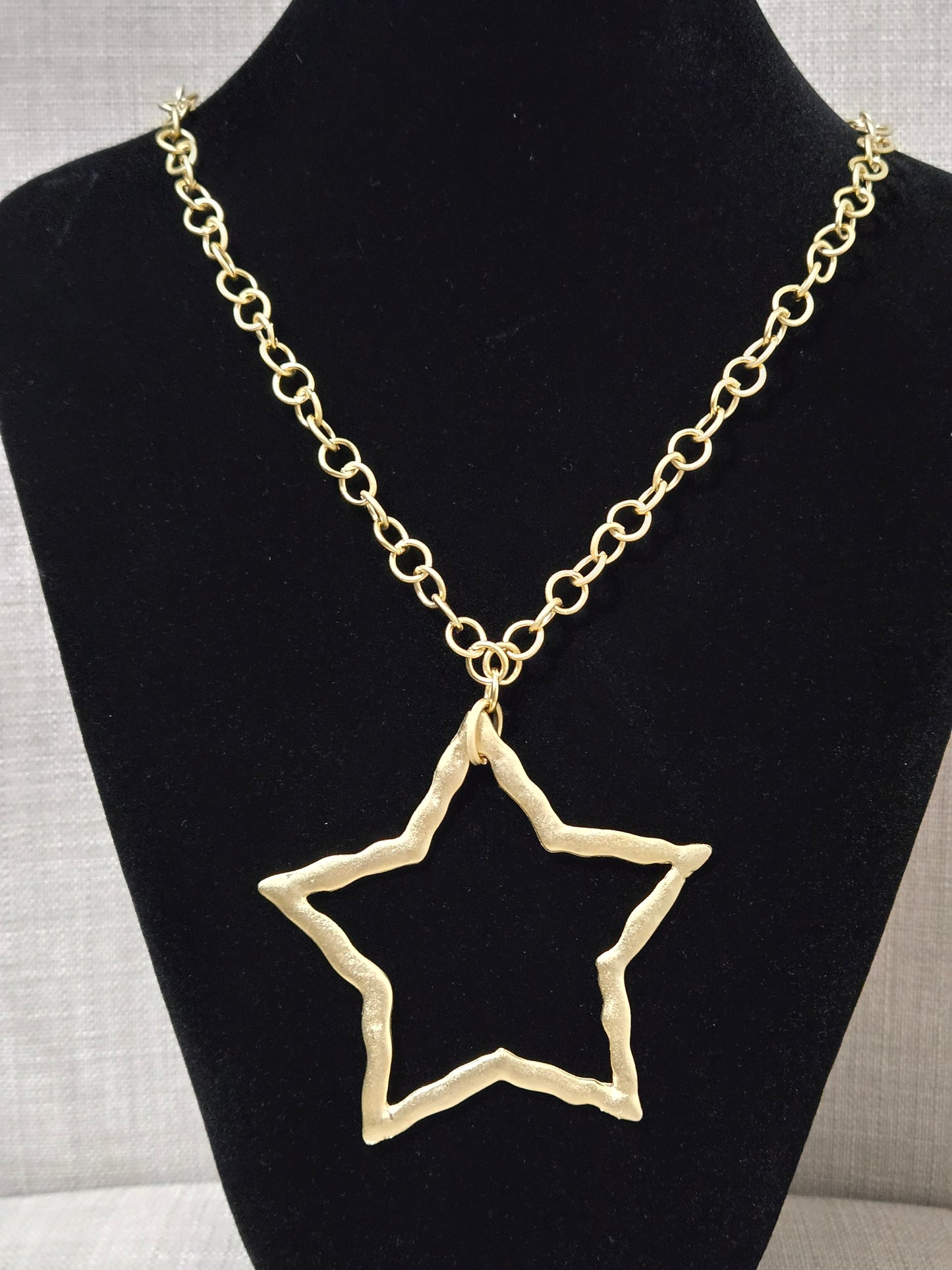 Collar estrella solitaria, color oro, largo
