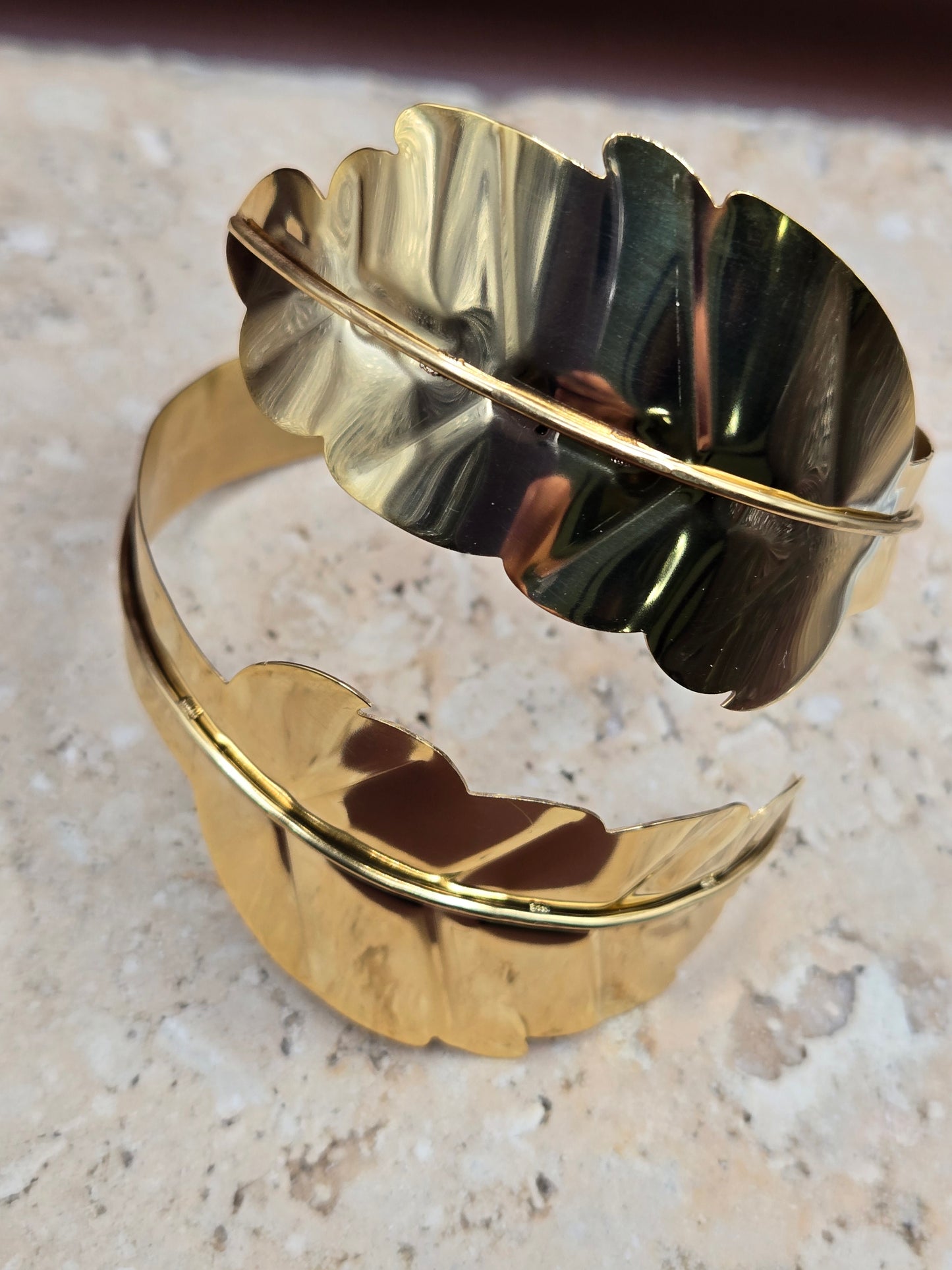 Brazalete doble hoja, color oro
