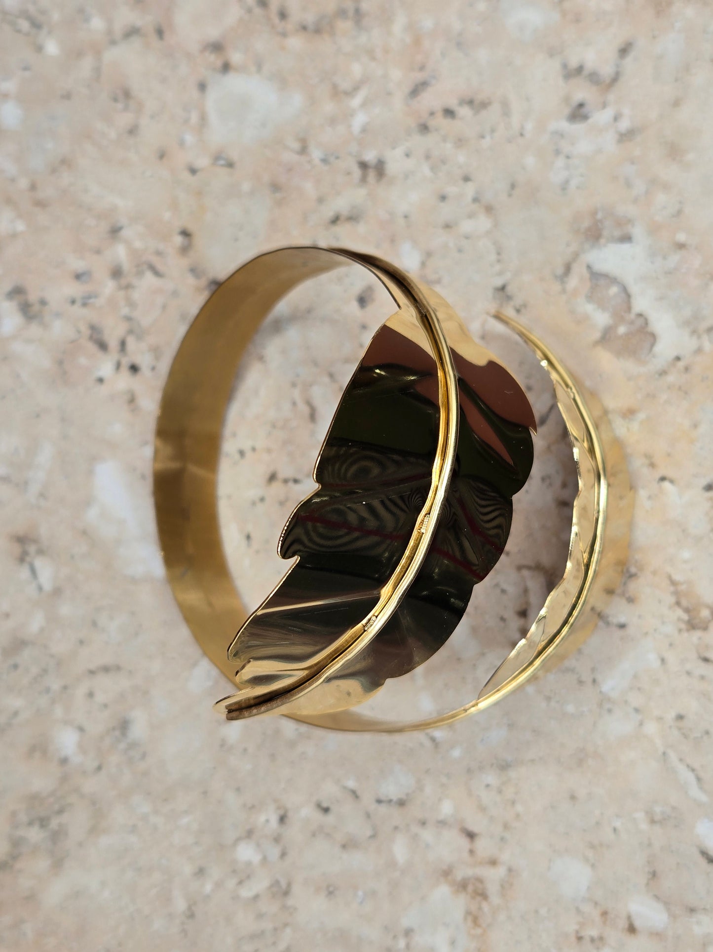 Brazalete doble hoja, color oro