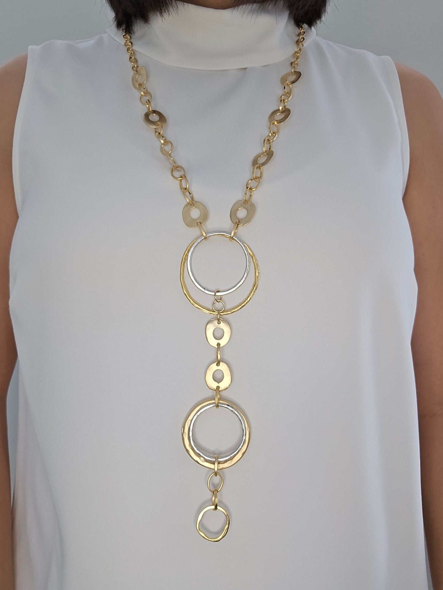 Collar cinco círculos, color oro y plata