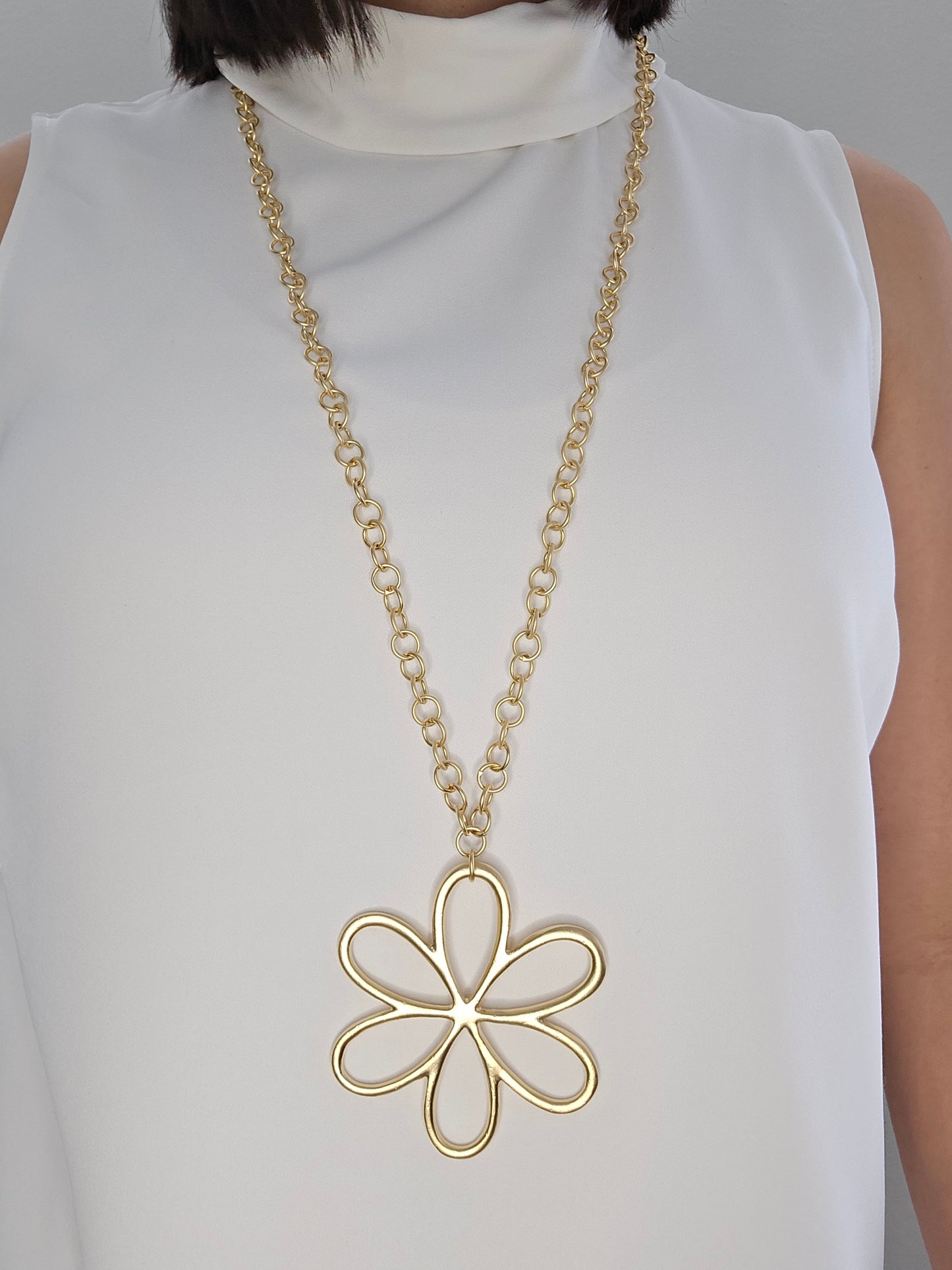 Collar flor colgante, color oro, largo
