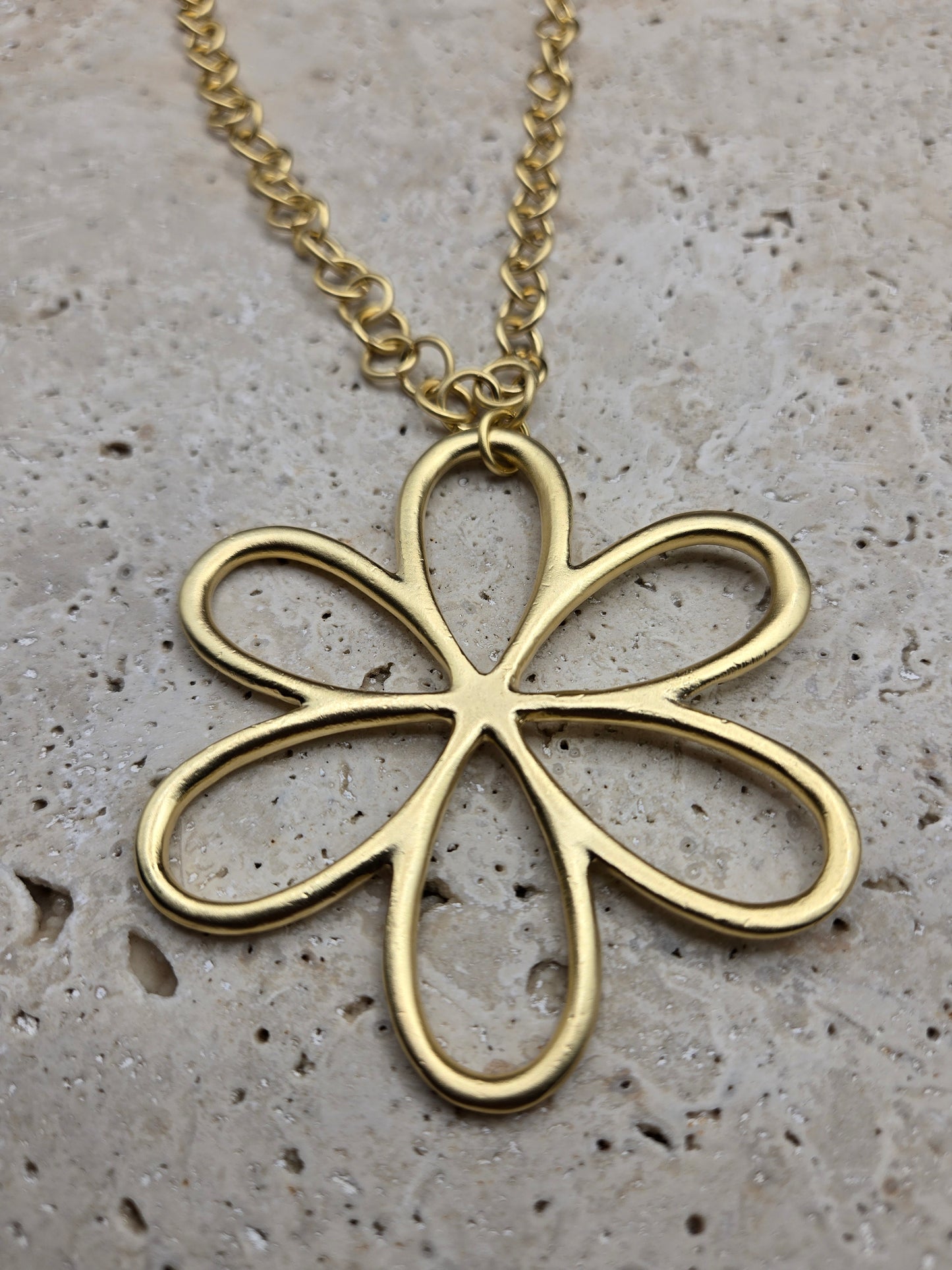 Collar flor colgante, color oro, largo