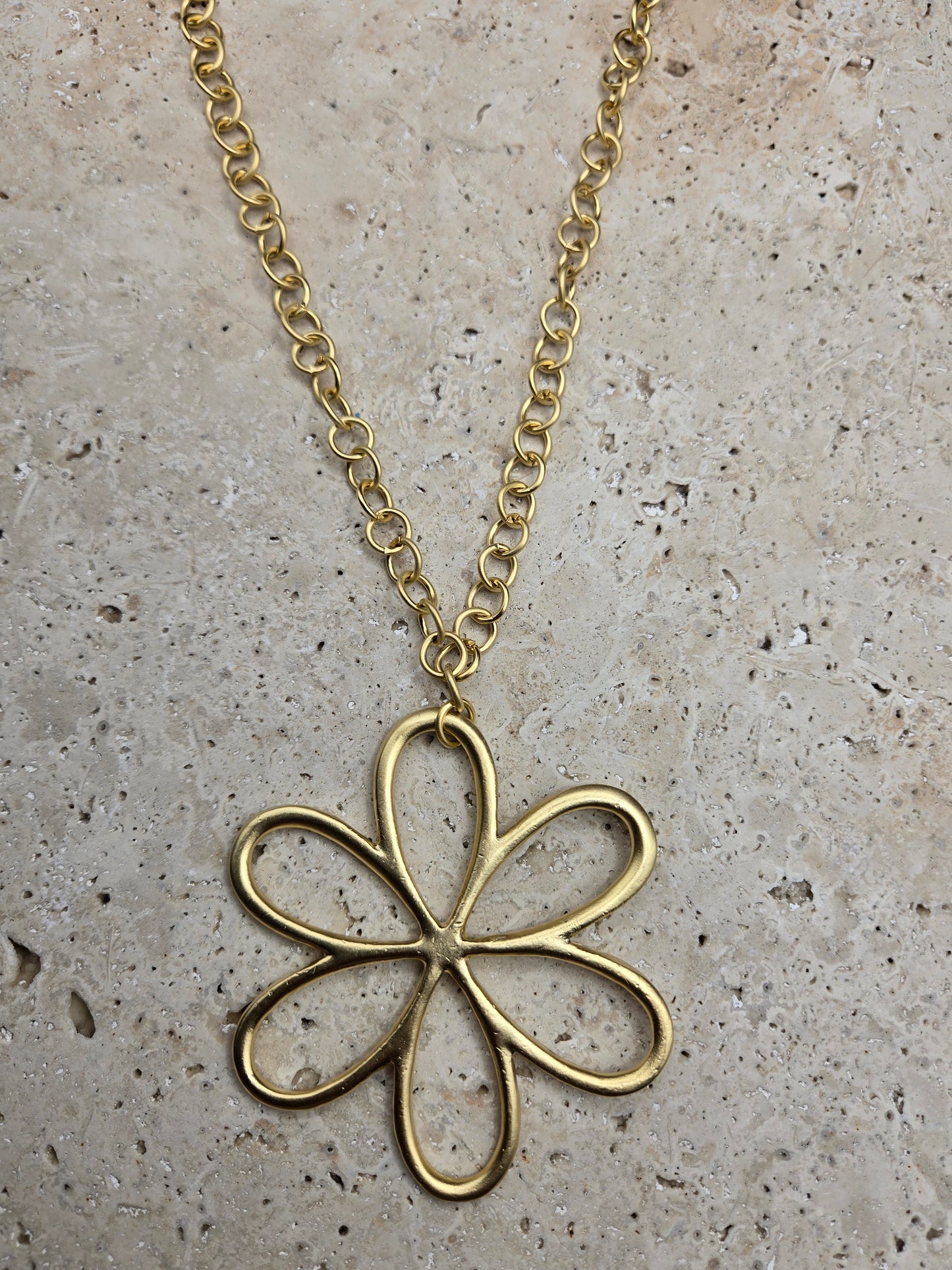 Collar flor colgante, color oro, largo