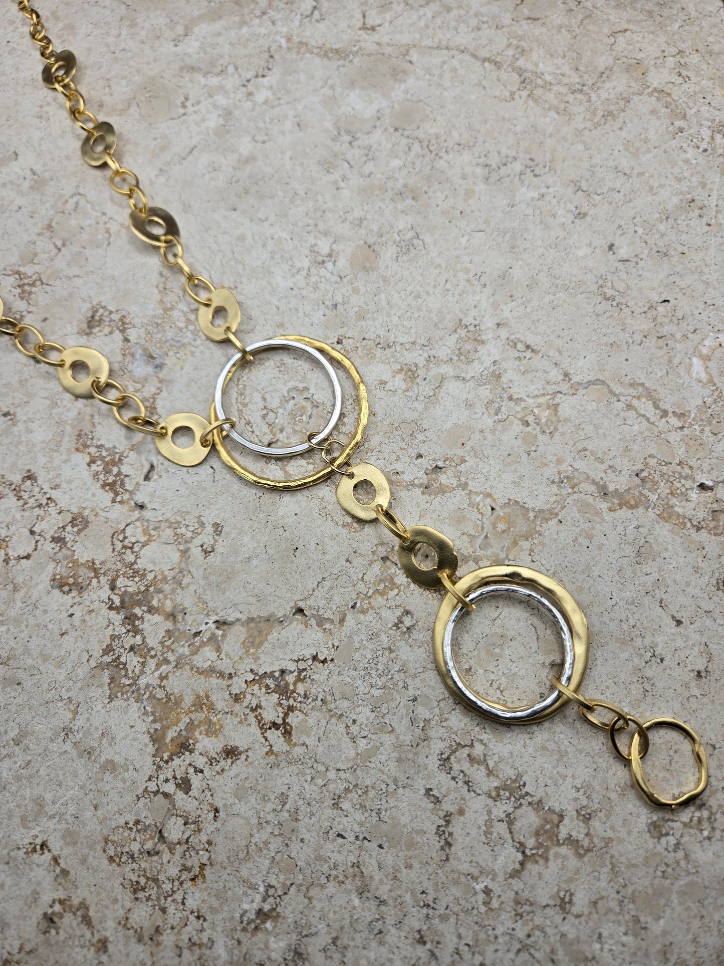 Collar cinco círculos, color oro y plata